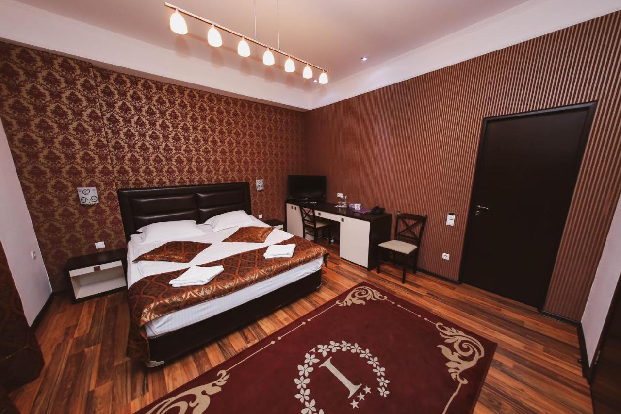 צ'יסינאו Iris Hotel מראה חיצוני תמונה