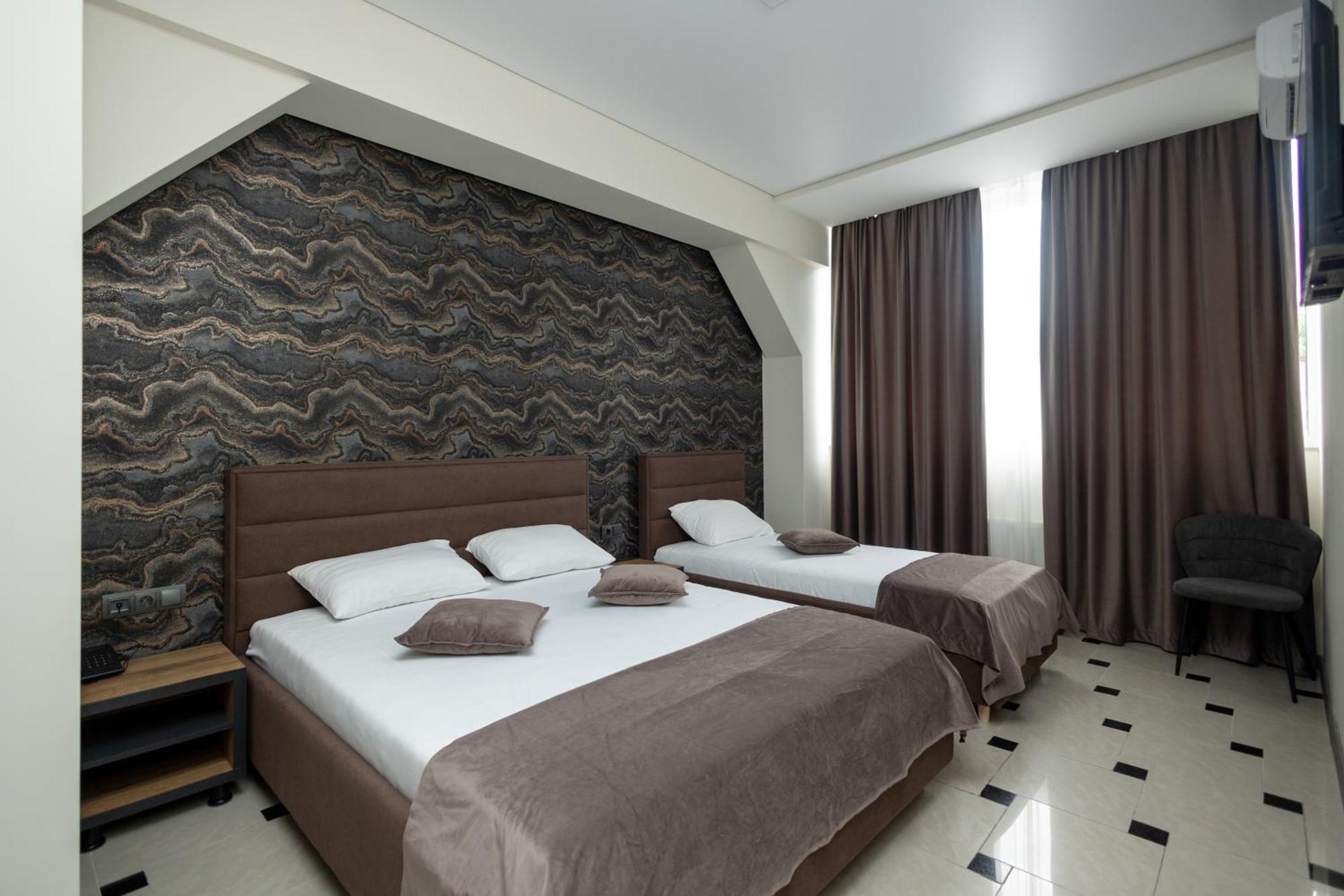 צ'יסינאו Iris Hotel מראה חיצוני תמונה