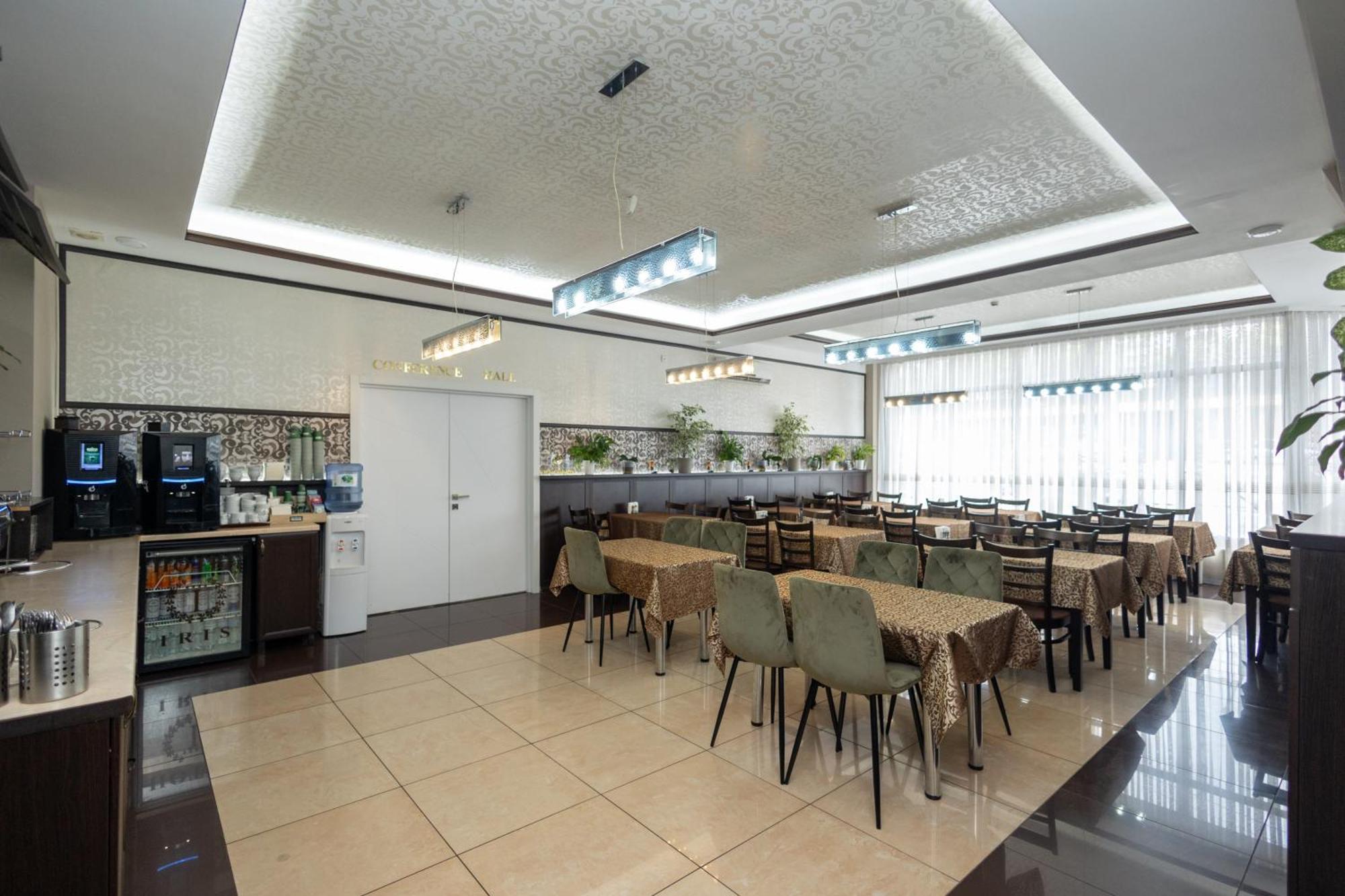 צ'יסינאו Iris Hotel מראה חיצוני תמונה