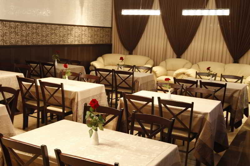 צ'יסינאו Iris Hotel מראה חיצוני תמונה