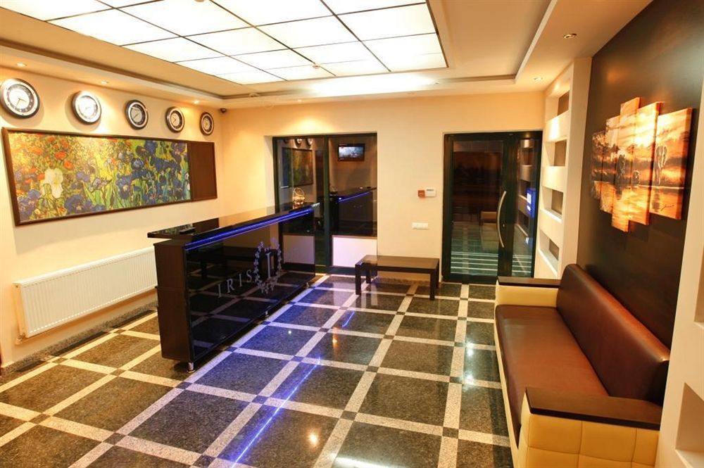 צ'יסינאו Iris Hotel מראה חיצוני תמונה